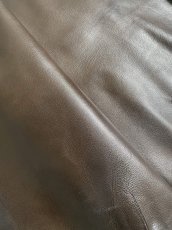 画像2: ゴート革　丸シボ　こげ茶　山羊革　レザー (2)