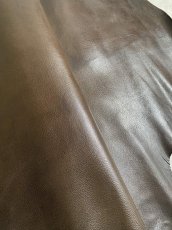 画像2: ゴート革　丸シボ　こげ茶　山羊革　レザー (2)
