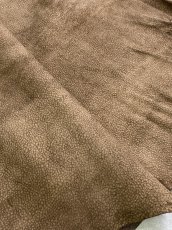 画像2: ゴート革　スウェード型押し　こげ茶　山羊革　 (2)