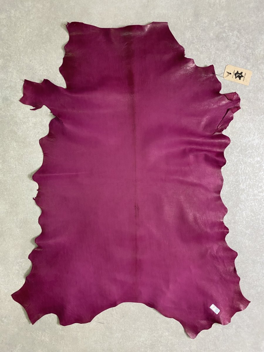 画像1: ゴートシルキー　ワイン　山羊革　両面使い　レザー (1)