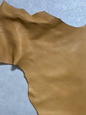 画像2: 牛革　グローブレザー　キャメル素上げ　レザークラフト (2)