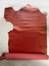 画像1: 牛革　ガラスレザー　レッド　レザークラフト (1)