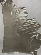 画像5: 牛革　ヌバック　グレージュ　メタリック　ドット箔加工　 (5)