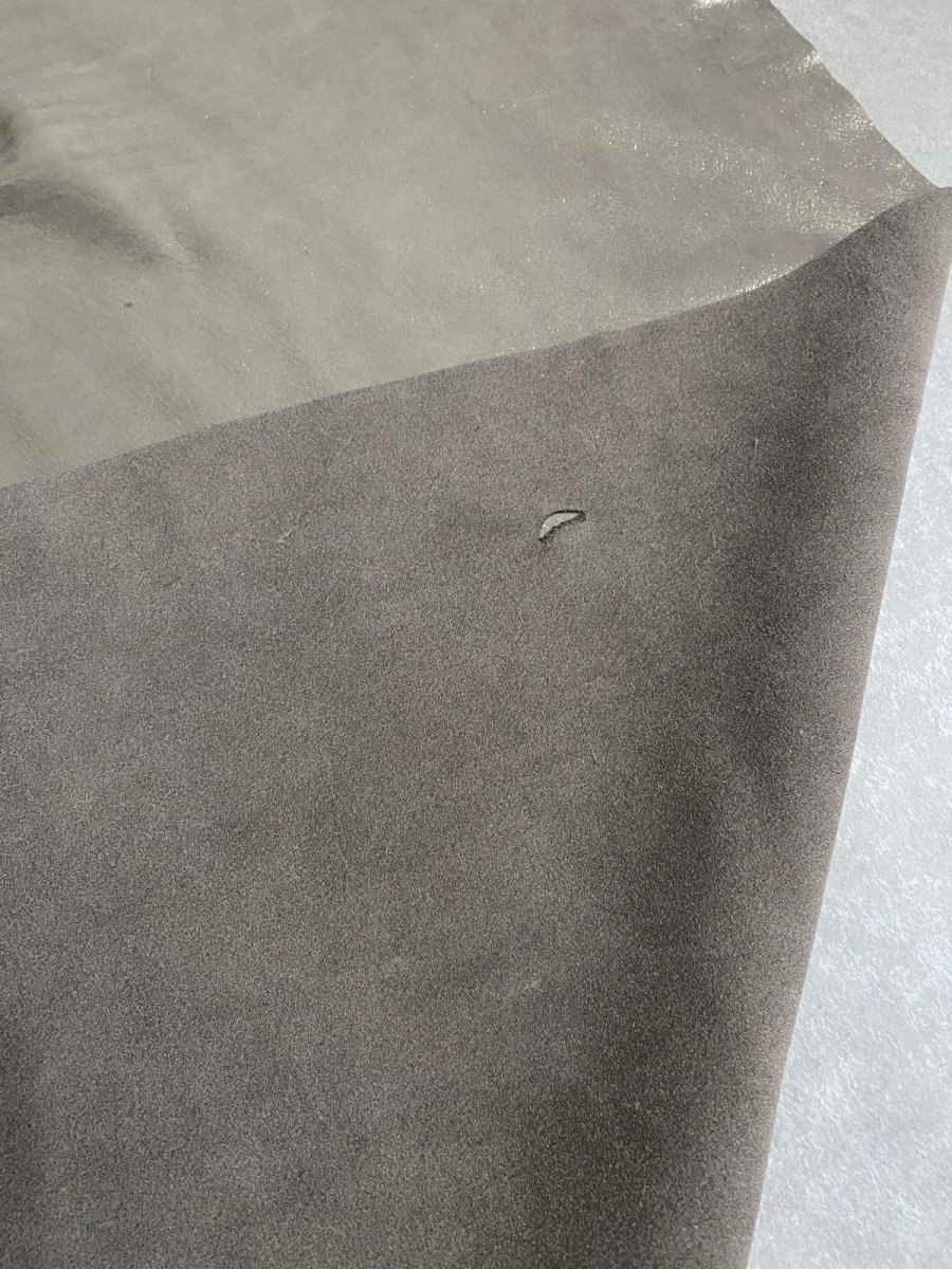 画像6: 牛革　ヌバック　グレージュ　メタリック　ドット箔加工　 (6)