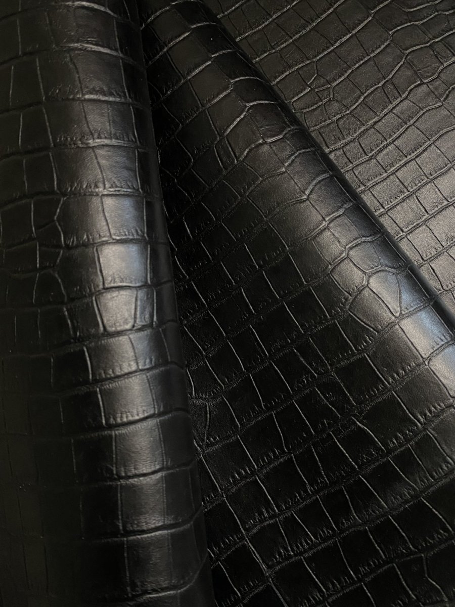 画像2: 牛革　クロコダイル型押し  ブラック　レザー (2)