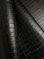 画像2: 牛革　クロコダイル型押し  ブラック　レザー (2)