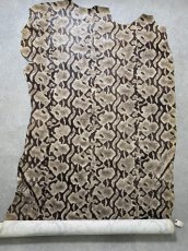 画像2: 牛革　パイソン柄　カット加工　レザークラフト　 (2)