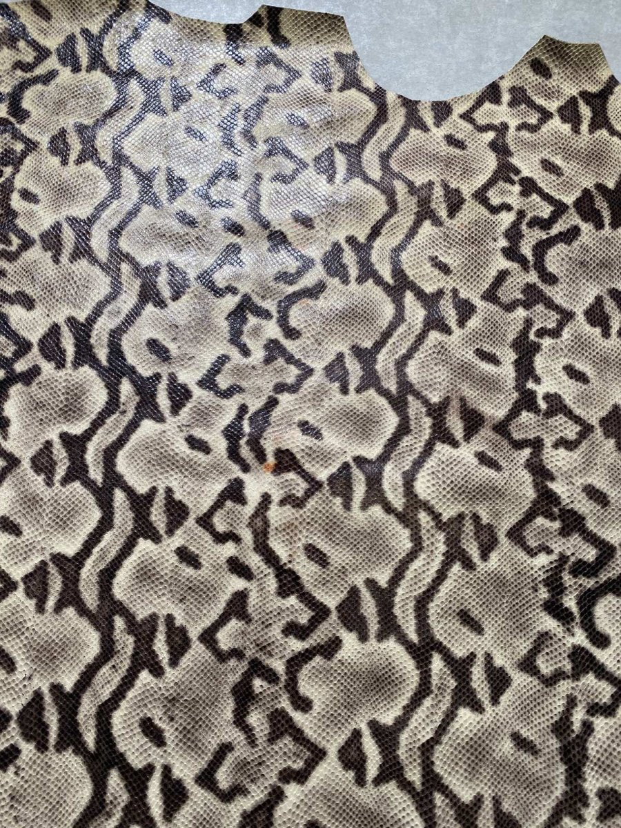 画像6: 牛革　パイソン柄　カット加工　レザークラフト　 (6)