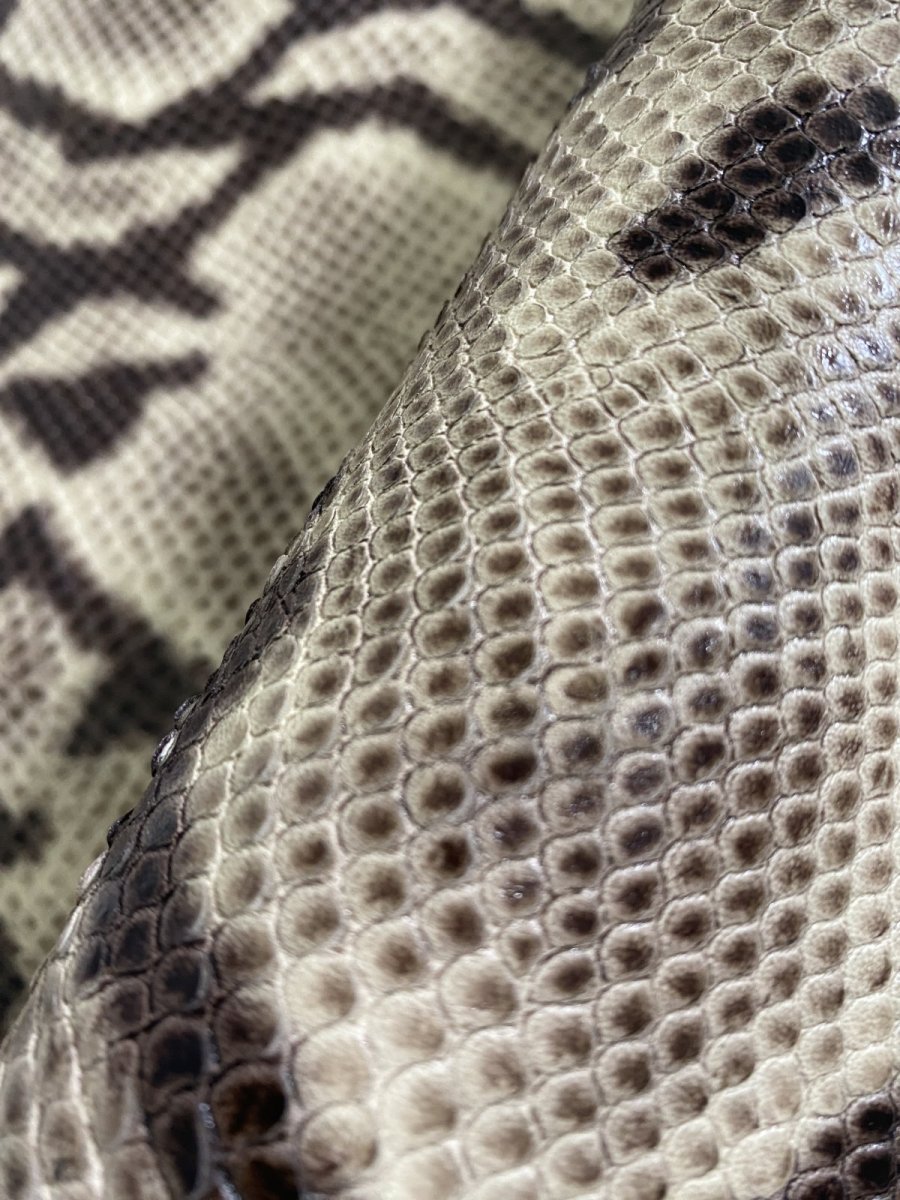 画像5: 牛革　パイソン柄　カット加工　レザークラフト　 (5)