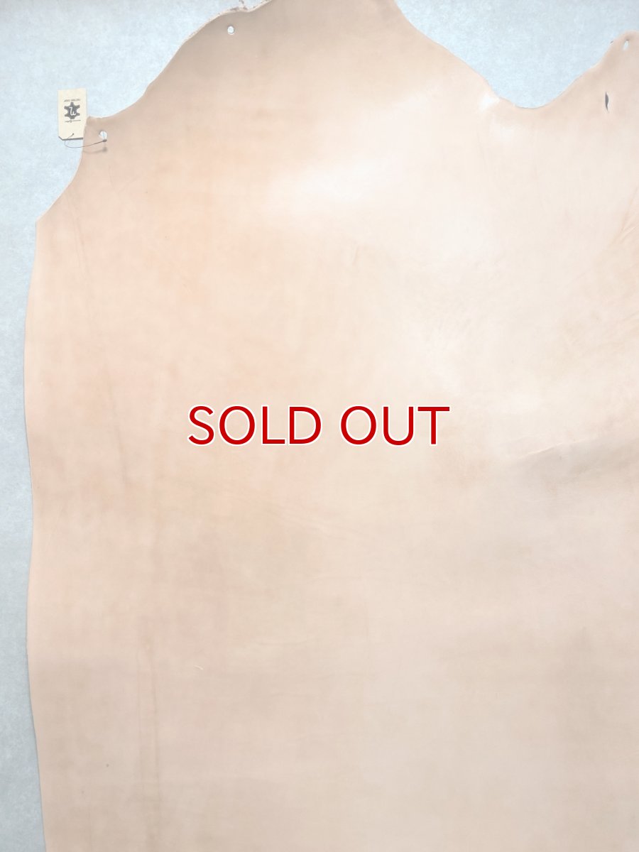 画像2: 栃木レザーCLASSIC 　ヌメ革　タンニンなめし　ピット槽 (2)