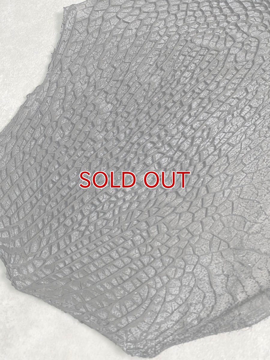 画像4: 牛革 ハチノス(牛の胃袋) ブラック  Sサイズ (4)