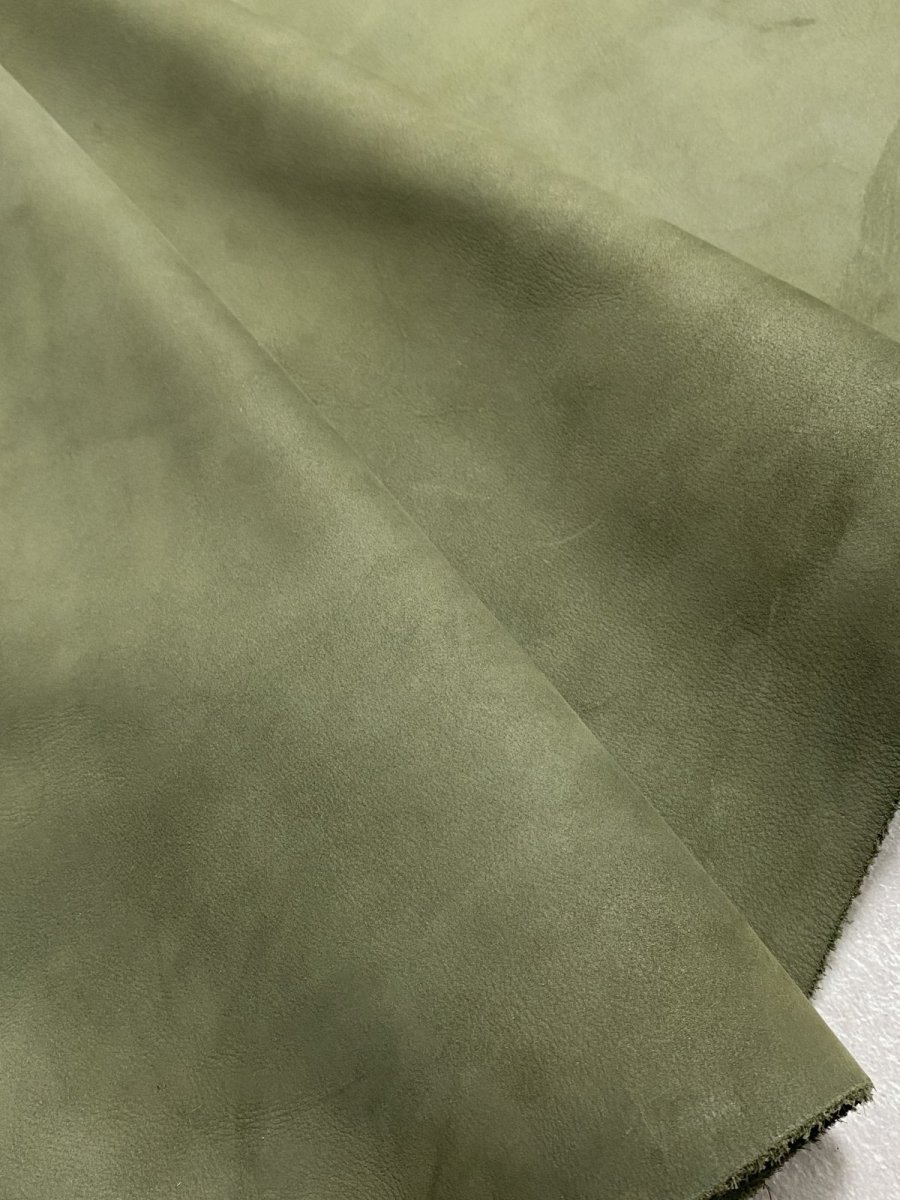 画像1: 牛革　ヌバック　カーキ (1)