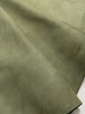 画像1: 牛革　ヌバック　カーキ (1)