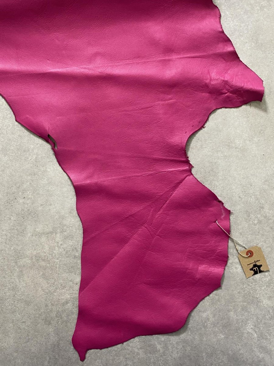 画像10: 牛革　クロームソフト　ショッキングピンク　レザークラフト　 (10)