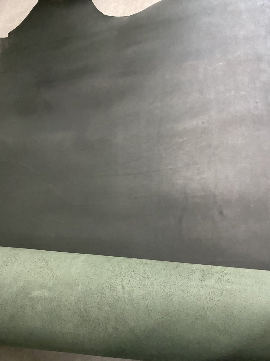 画像7: 牛革   オイルヌメ革　ダークグリーン (7)