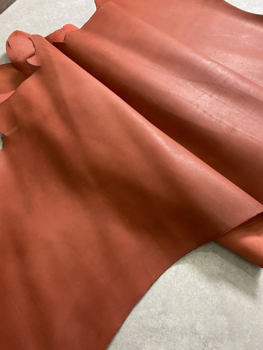 画像8: 牛革　オイルスムース　マットレッド　レザークラフト (8)