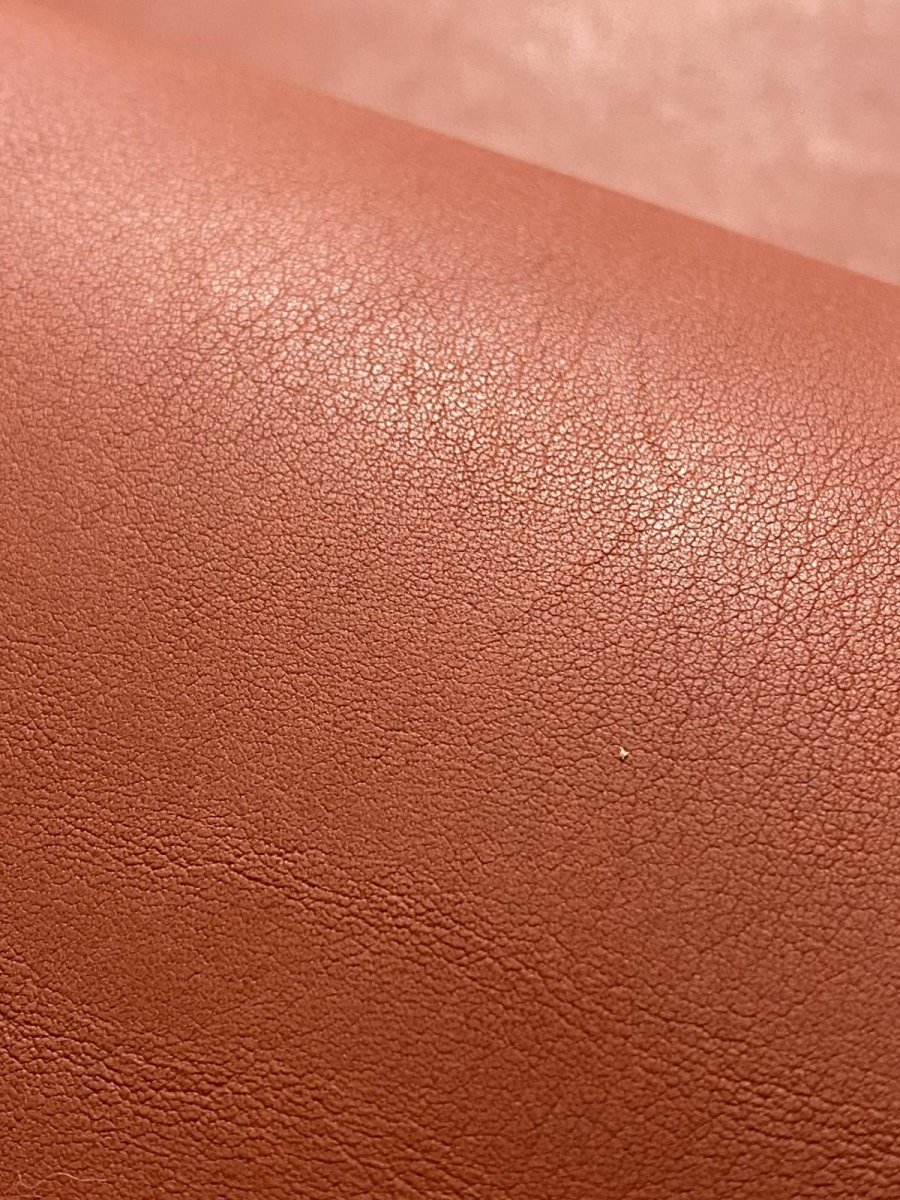 画像9: 牛革　オイルスムース　マットレッド　レザークラフト (9)