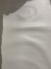 画像7: 牛革　LNバレンチノ　ホワイト　型押し革　レザークラフト (7)