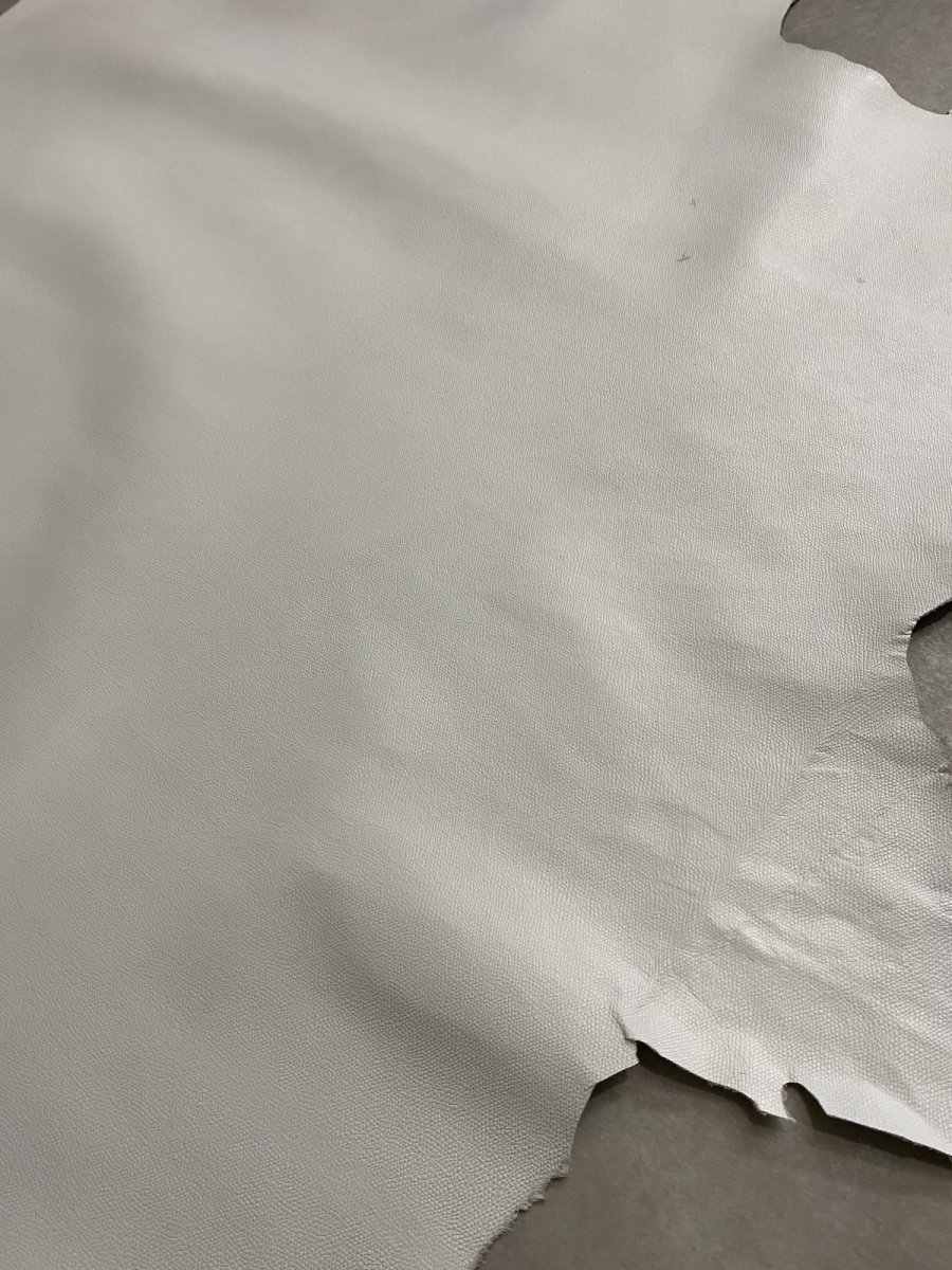 画像11: 牛革　LNバレンチノ　ホワイト　型押し革　レザークラフト (11)