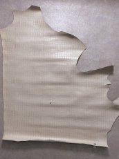 画像1: 牛革　クロコダイル型押し  ベージュ　レザー (1)