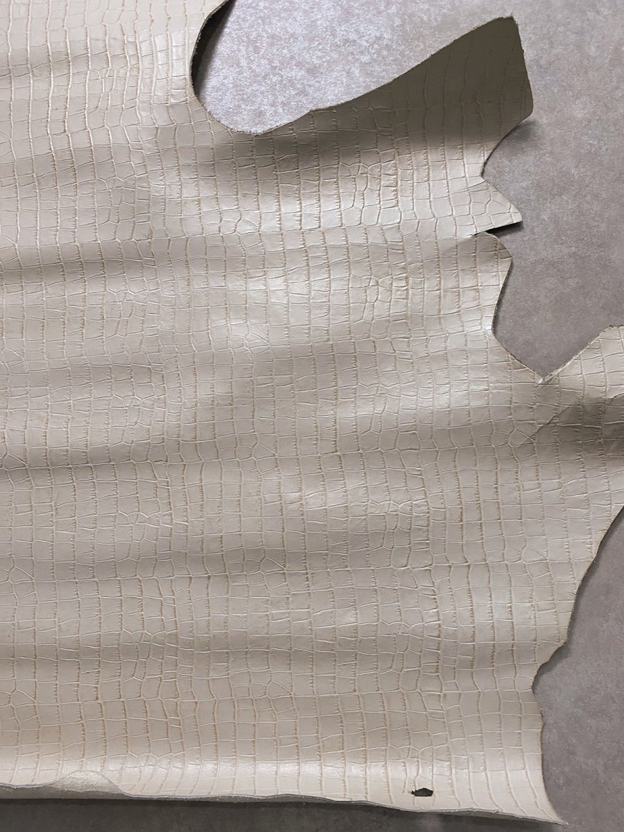 画像8: 牛革　クロコダイル型押し  ベージュ　レザー (8)