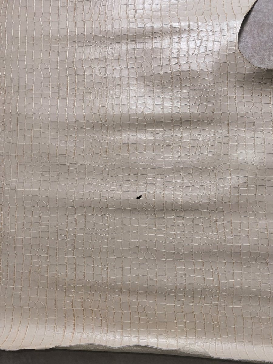 画像5: 牛革　クロコダイル型押し  ベージュ　レザー (5)