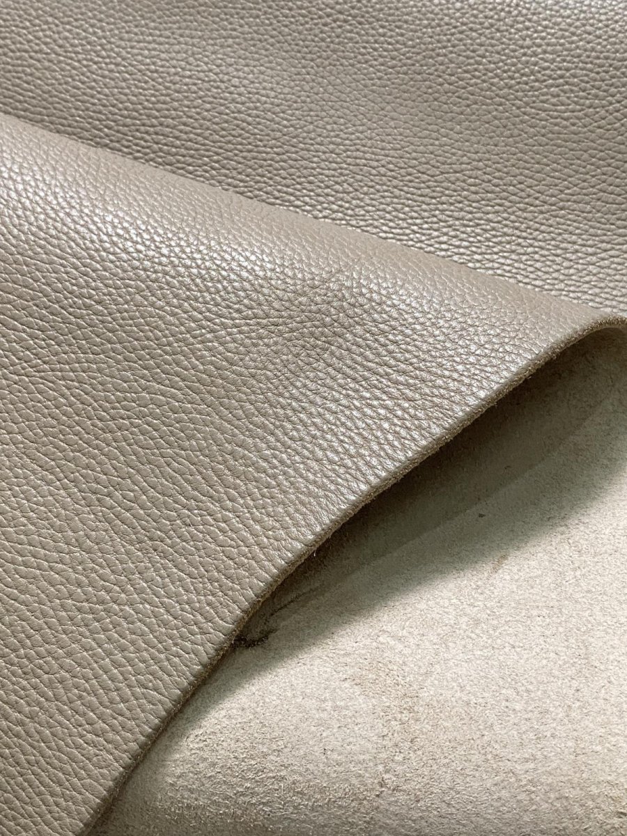 画像10: 牛　ソフトノボ　型押し　エトゥープ (10)