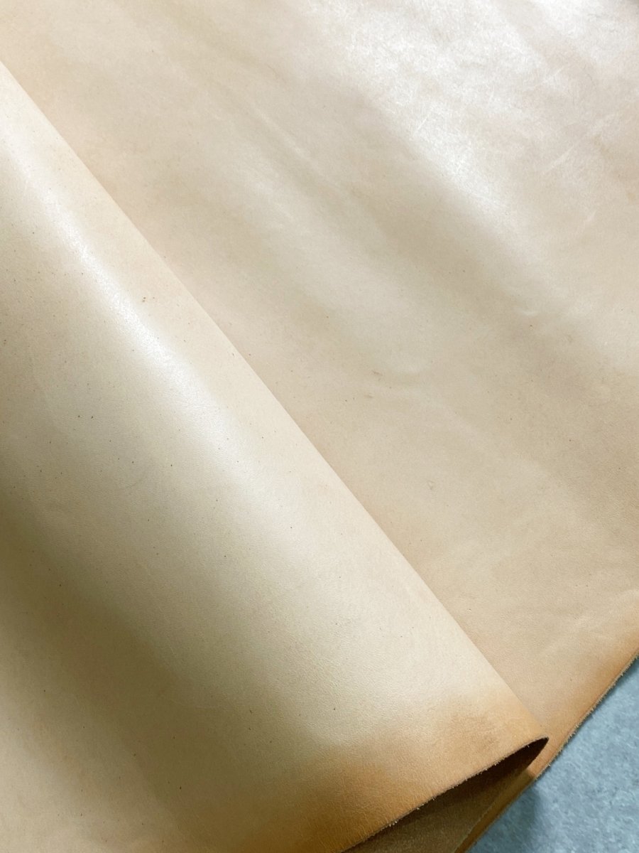 画像1: 牛革   オイルヌメ革　薄口　タンニン (1)