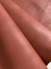 画像1: 牛革　オイルスムース　マットレッド　レザークラフト (1)