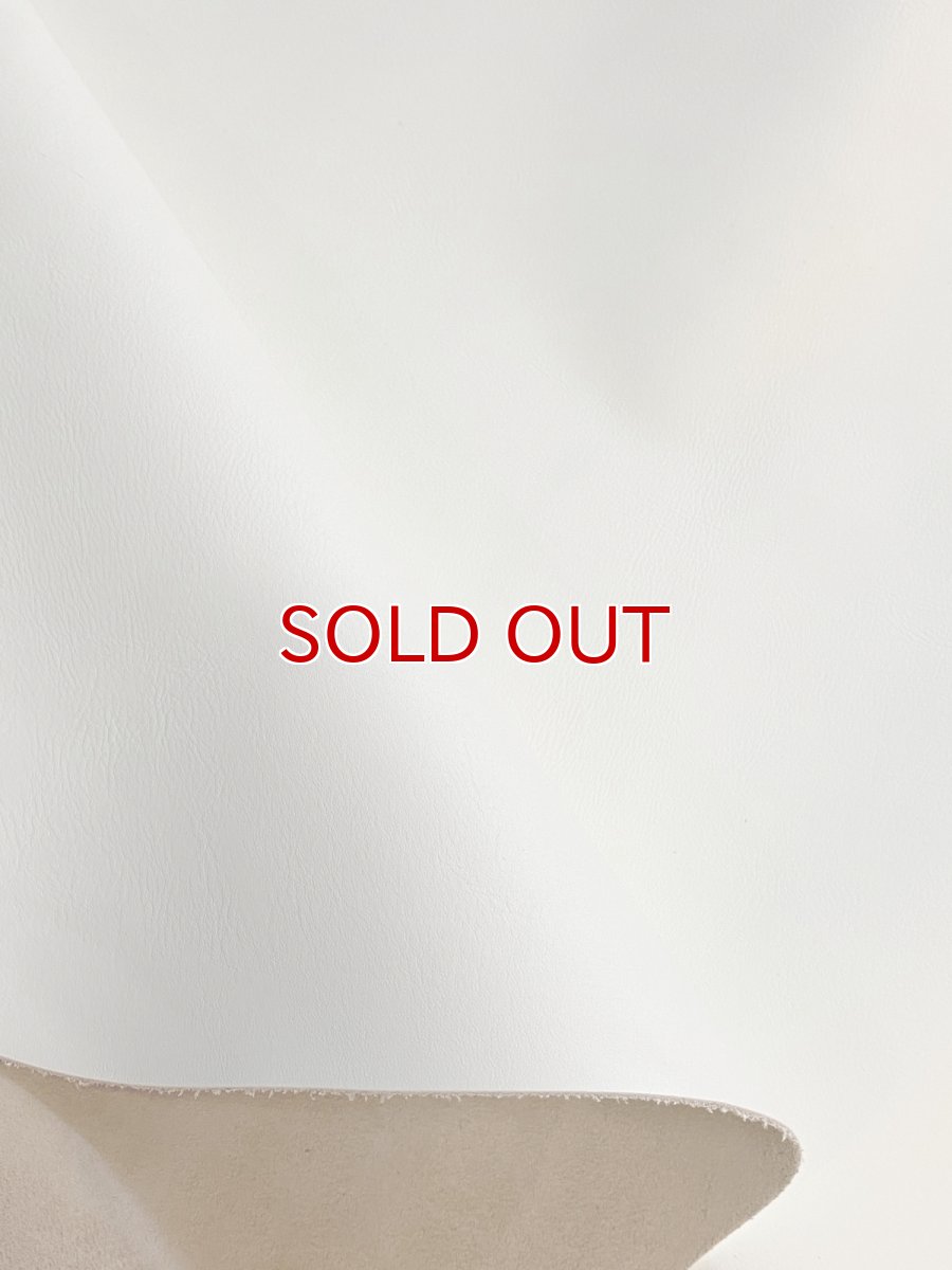 画像2: 牛革　バングラディシュ産　コブウシ　ホワイト　こぶ牛　レザー (2)