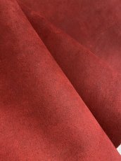 画像2: 牛革 オイルペーパー レッド(床面サンドペーパーがけ)　 (2)