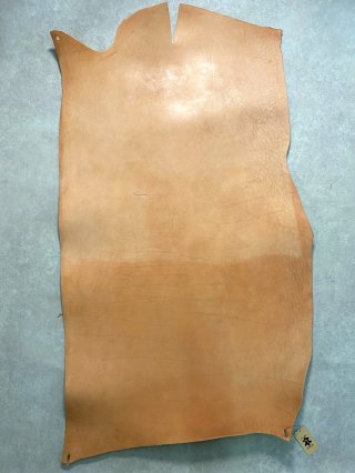 A52　馬ヌメ革　タンニン鞣し　１，２ミリ　ソフト伸び無し　最長部約110×65センチ　原皮のシミ・血筋を楽しむ　通好み　 ヌメ革 A4 サイズ クロコダイル 型押し 1mm〜1.5mm 姫路 染料染め