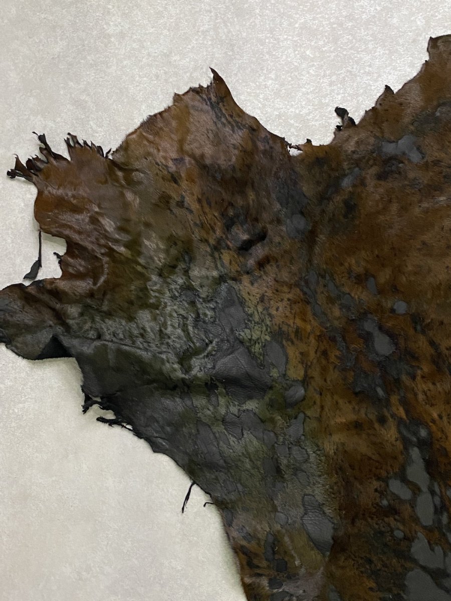 画像2: 牛 マンダラ毛皮 チョコ×ブラック 牛革毛付き まだら加工 (2)