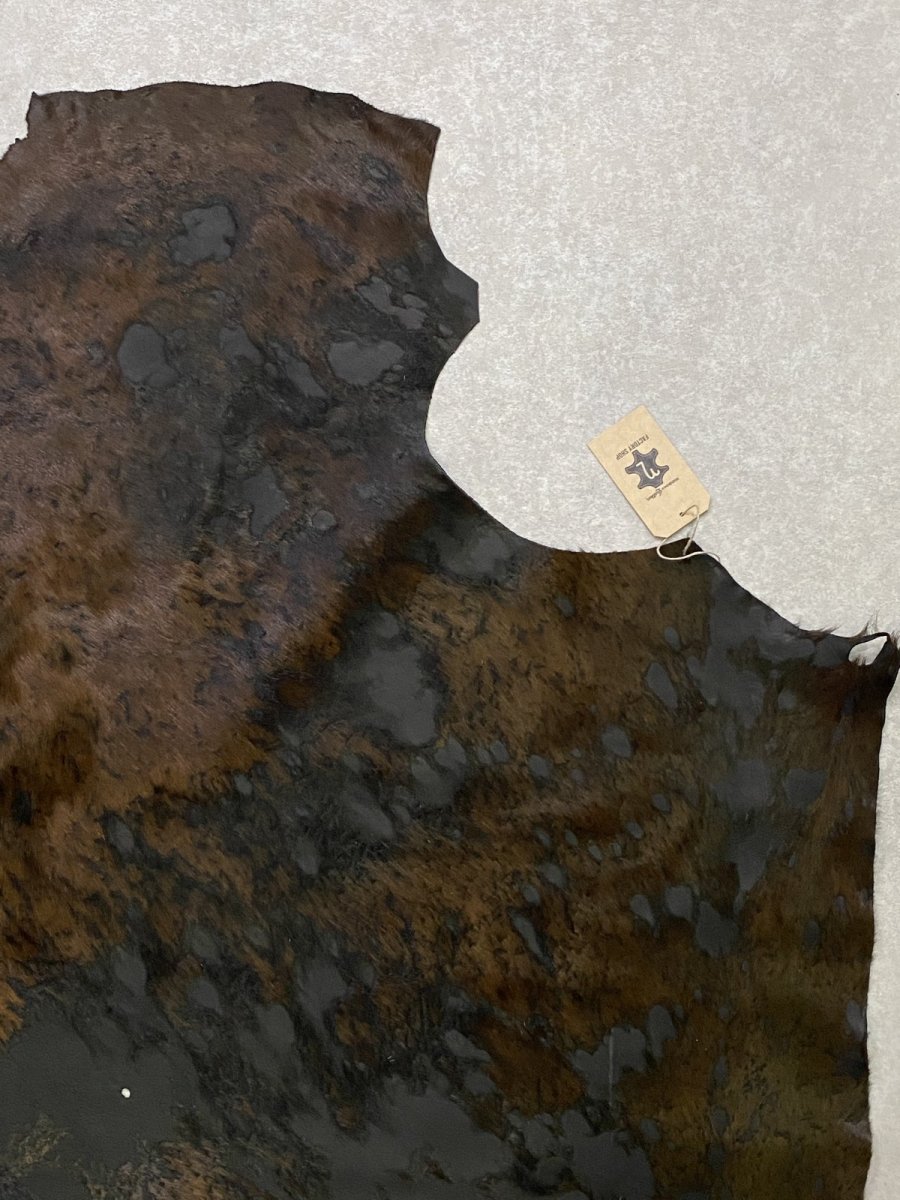 画像5: 牛 マンダラ毛皮 チョコ×ブラック 牛革毛付き まだら加工 (5)