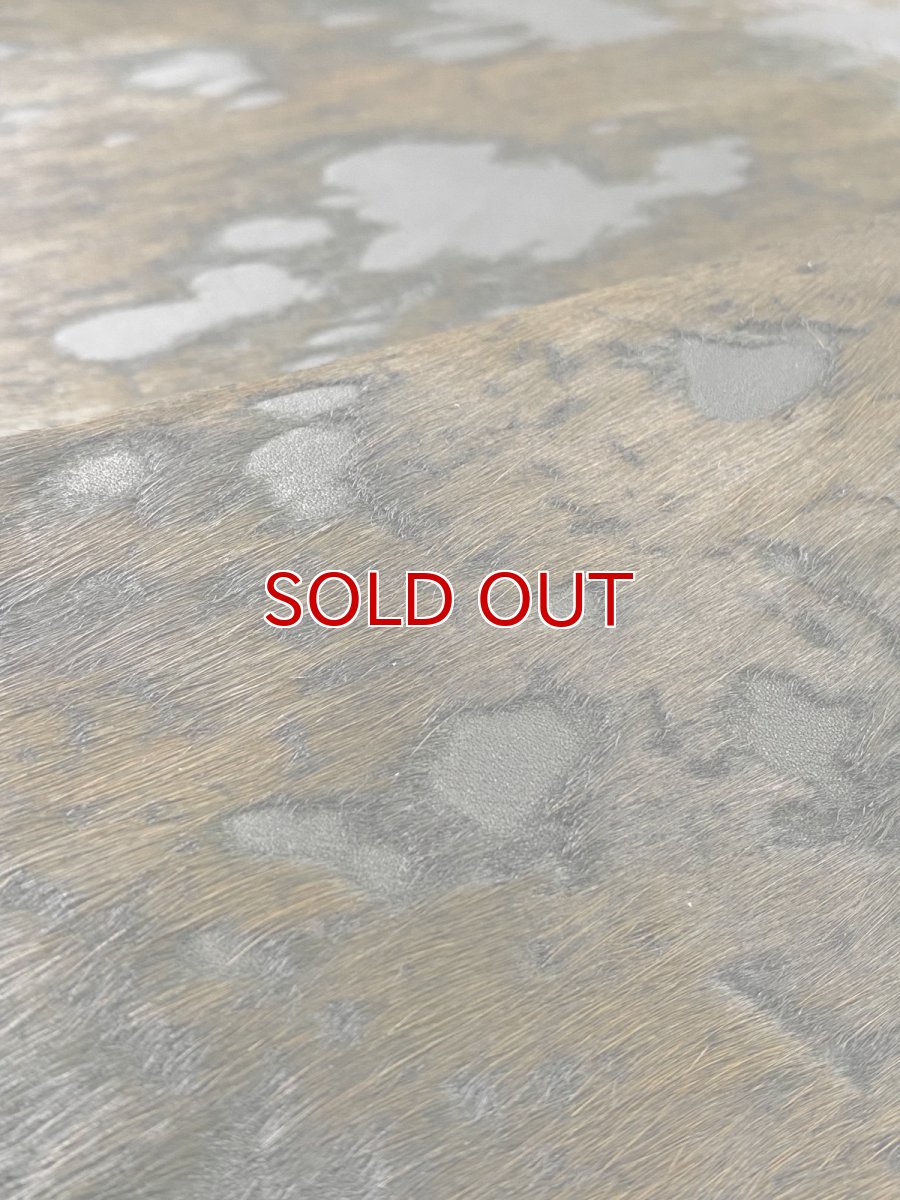 画像8: 牛 マンダラ毛皮　チョコ×ブラック　牛革毛付き　まだら加工 (8)