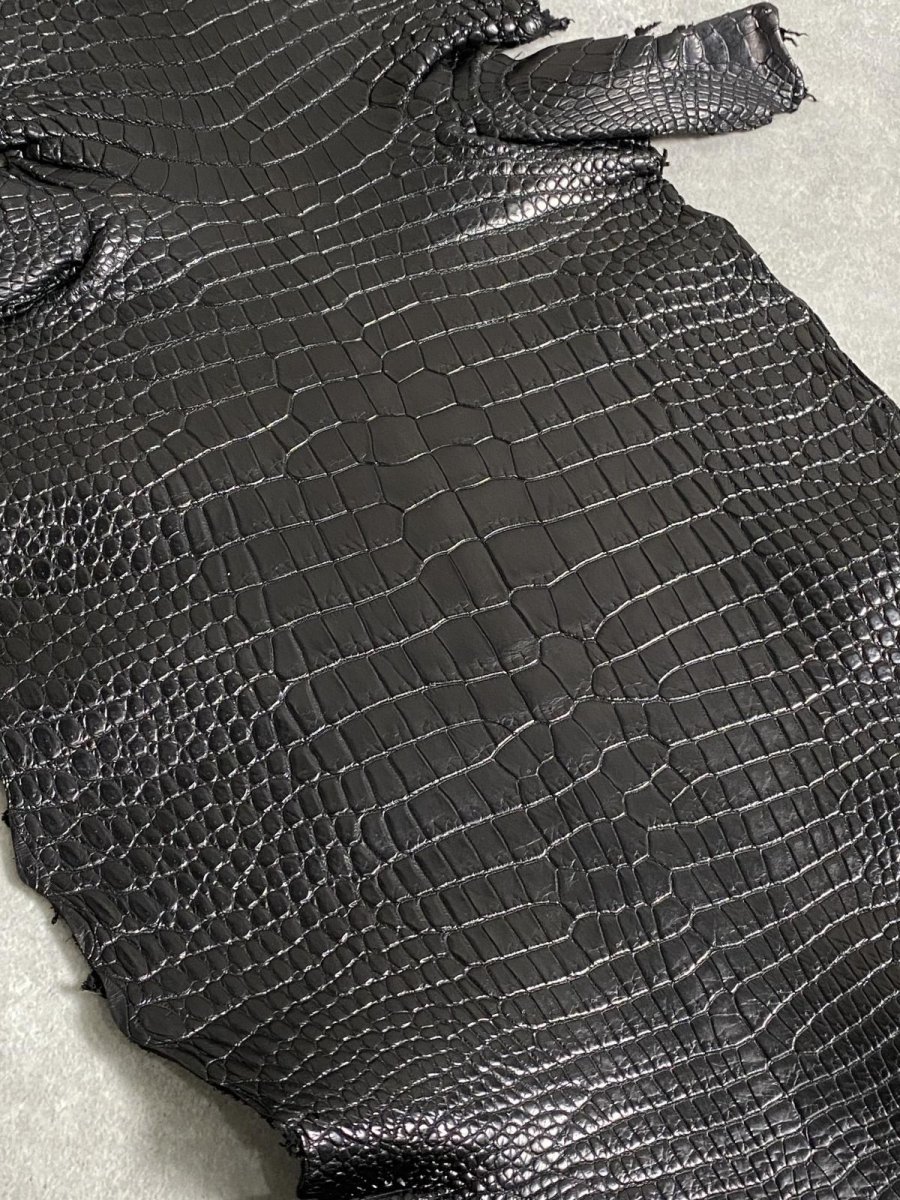 画像2: スモールクロコダイル　ブラック　26　ポロサス　ワニ革　クロコダイル革　 (2)