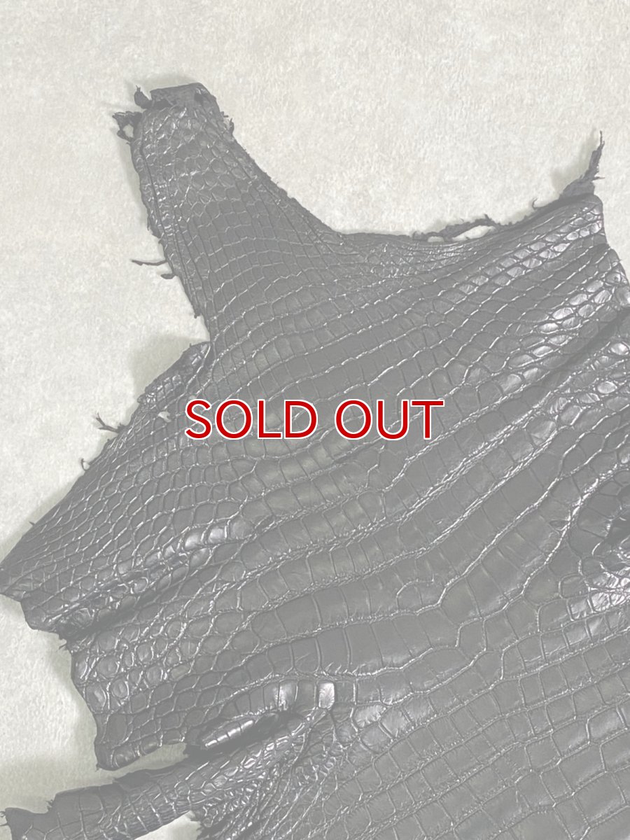 画像2: スモールクロコダイル　ブラック　42　ポロサス　ワニ革　クロコダイル革　 (2)