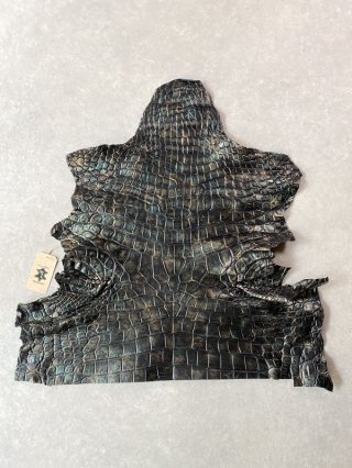 クロコダイル（シャムワニ）ハギレ　美品　ネイビー　Lサイズ　現品限り クロコダイル長財布 シャムワニ 腹ワニ | メンズアイテム