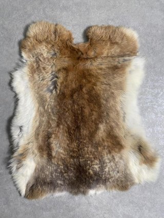 白茶のファー　白色　クリーム色　茶色　うさぎ？　ラビットファー？　皮　毛皮 ラビットファー/うさぎ毛皮/ウサギ毛皮【革とレザークラフト革細工材料