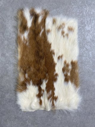 白茶のファー　白色　クリーム色　茶色　うさぎ？　ラビットファー？　皮　毛皮 白茶のファー 白色 クリーム色 茶色 うさぎ？ ラビットファー？ 皮