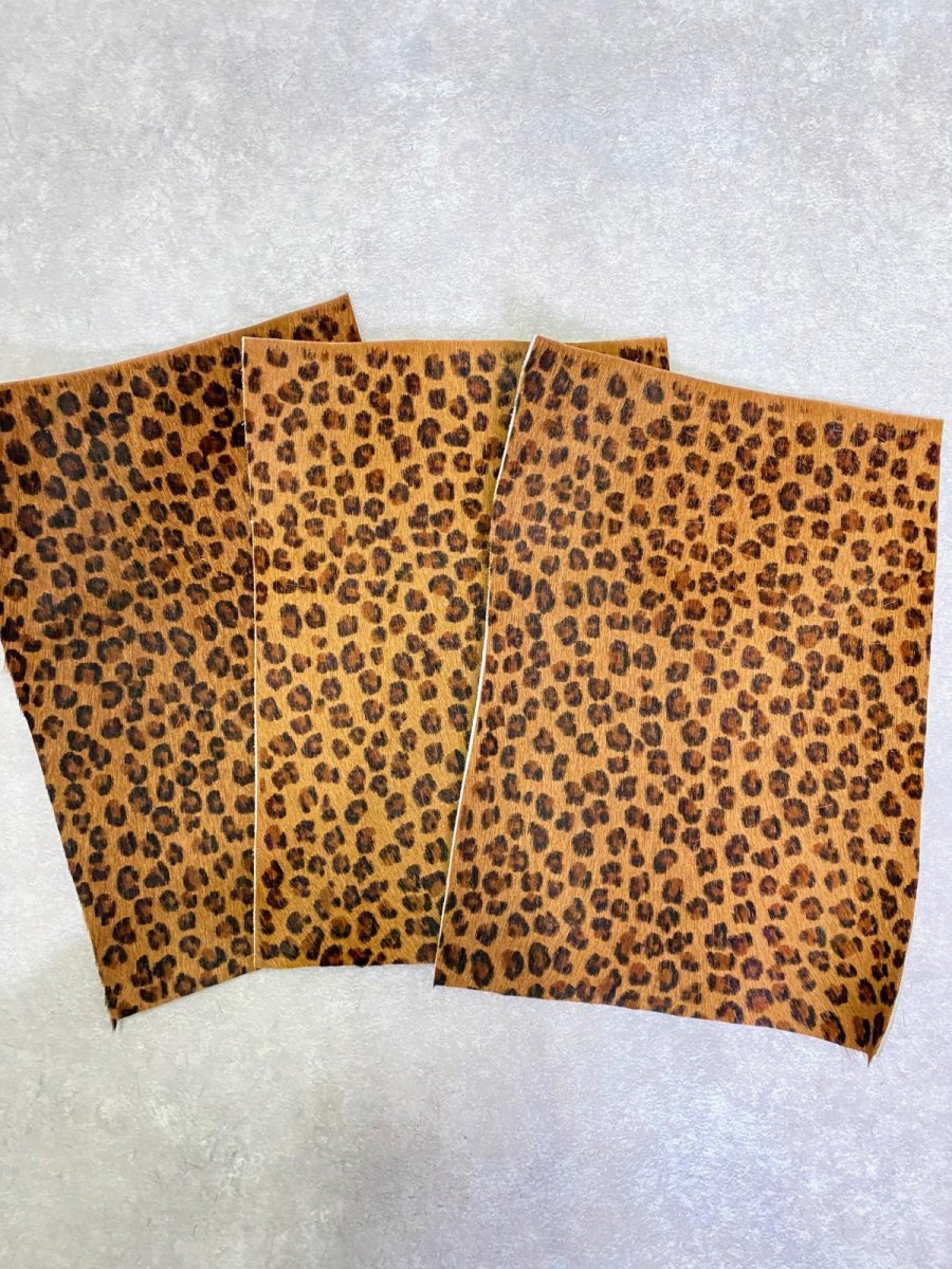 画像1: ヘアカウ　ヒョウ柄　毛皮　A４サイズ　カットレザー　牛革毛付き (1)