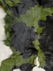 画像3: 牛 ヘアーカーフ　グリーン柄あり　毛皮　 (3)