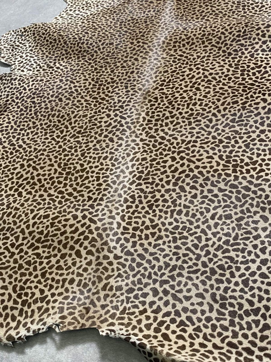 画像6: 牛 ヘアーカーフ　ブラウン　チーター柄　牛革毛付き　毛皮　牛カーフ毛付き (6)