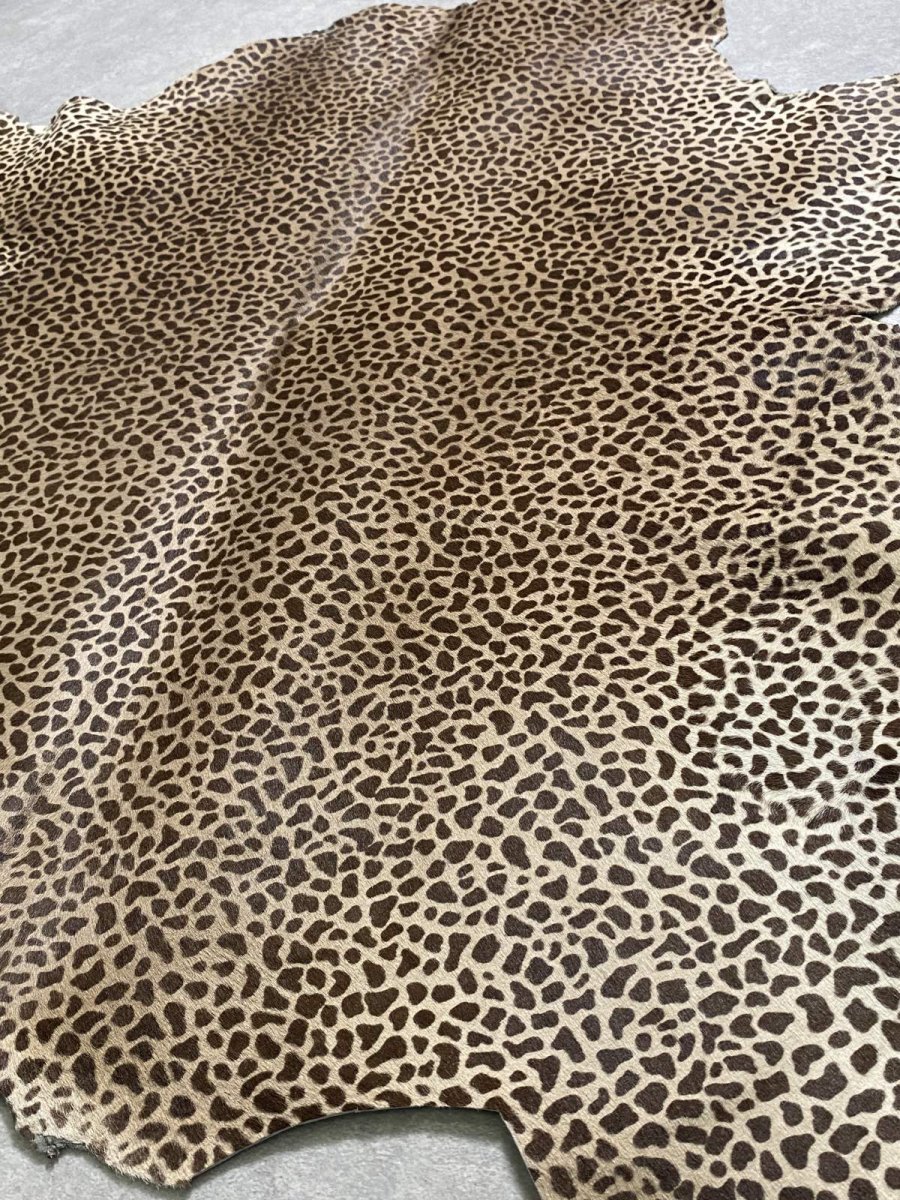 画像6: 牛 ヘアーカーフ　ブラウン　チーター柄　牛革毛付き　毛皮　牛カーフ毛付き (6)