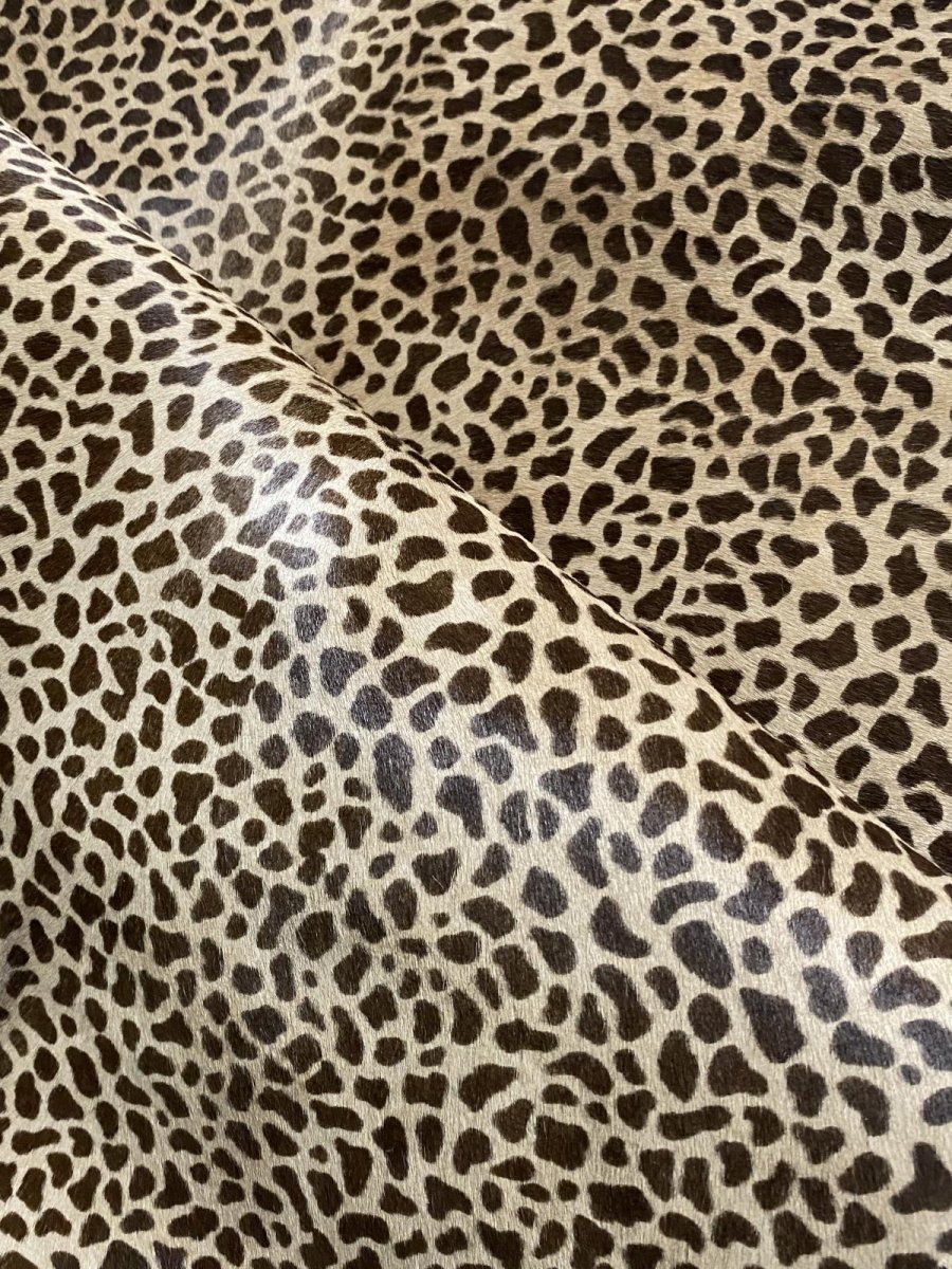 画像2: 牛 ヘアーカーフ　ブラウン　チーター柄　牛革毛付き　毛皮　牛カーフ毛付き (2)