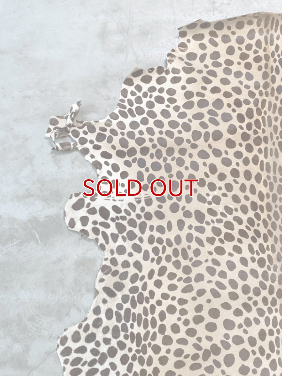 画像6: 牛 ヘアーカーフ　ライトブラウン　ダルメシアン柄　毛皮　牛革　牛カーフ毛付き (6)