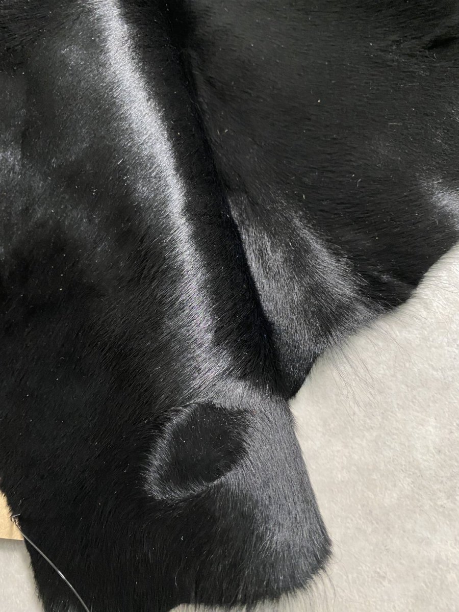 画像2: ヘアーカーフ ブラック 毛皮 牛革 牛カーフ毛付き (2)