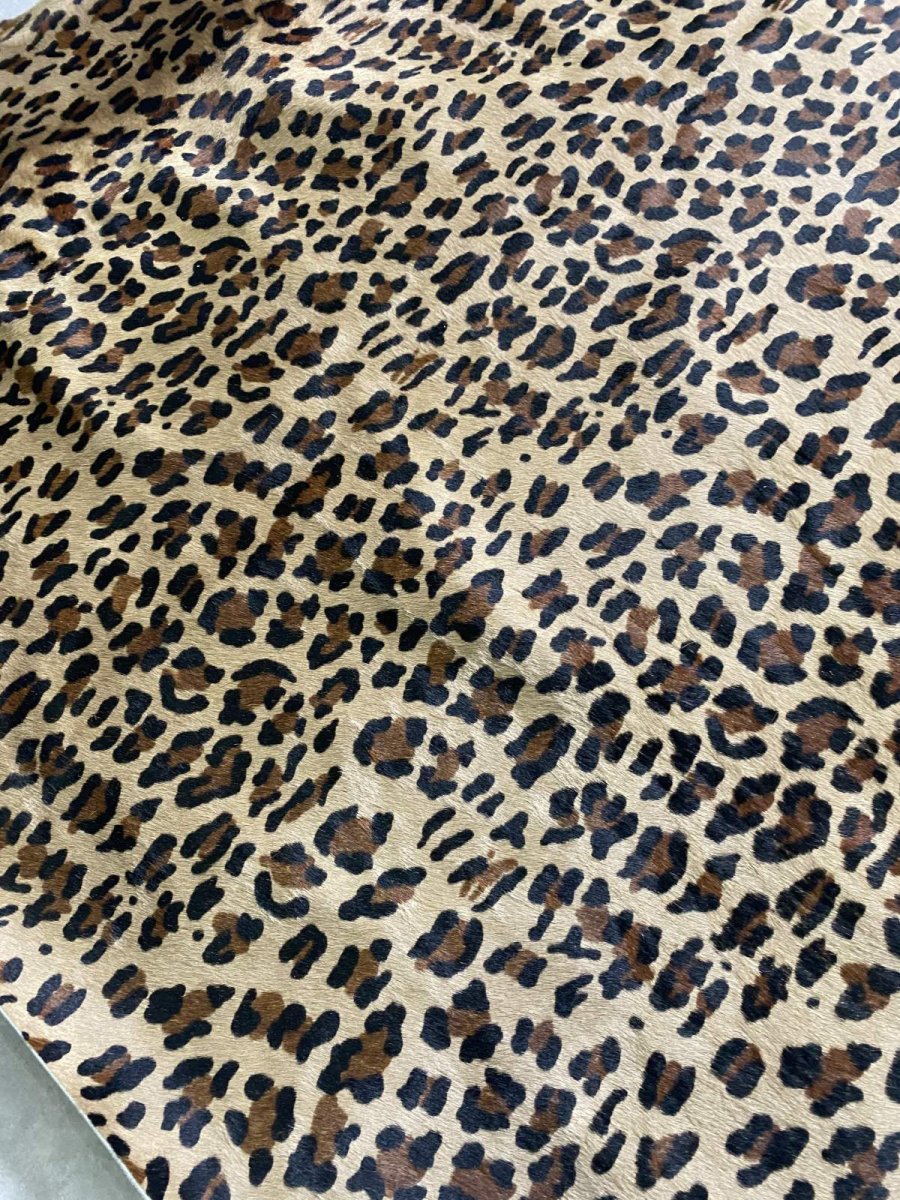 画像4: 牛 ヘアーカウ　ヒョウ大柄　牛毛皮 (4)