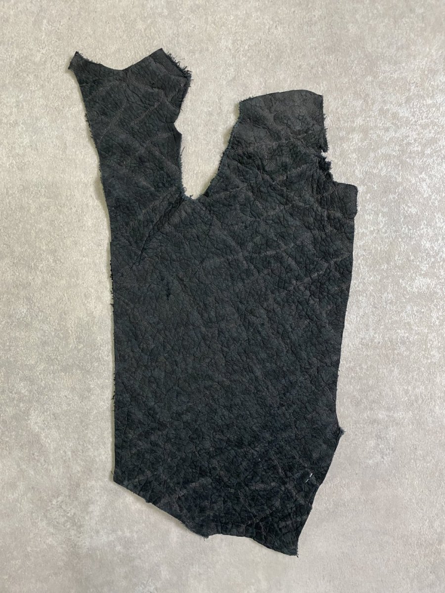 画像1: ヒポポタマス　カバ革　ブラック　エンボス　ヒポレザー　かば革 ハギレ (1)