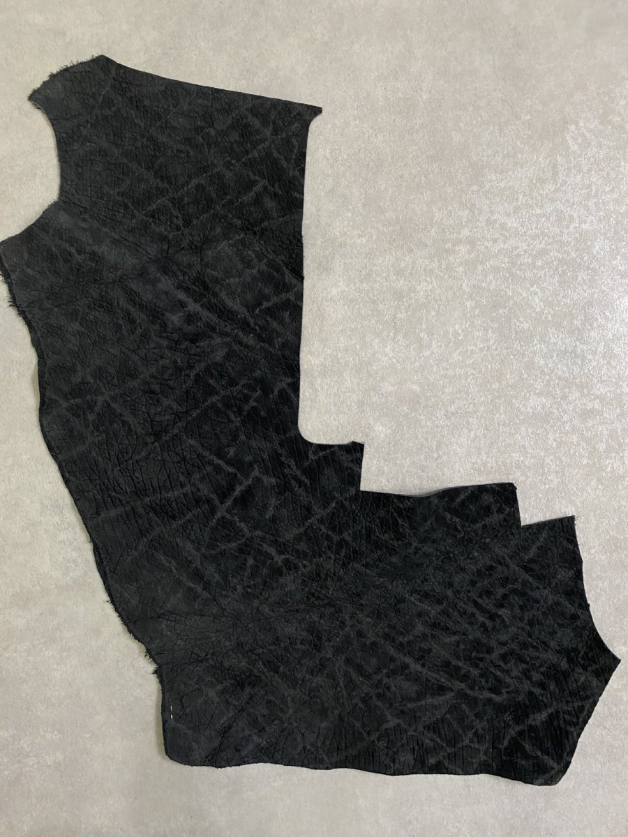 画像1: ヒポポタマス　カバ革　ブラック　エンボス　ヒポレザー　かば革 ハギレ (1)